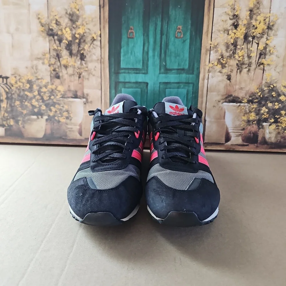 Size 11- ZX 700 adidas Black Grey and Red